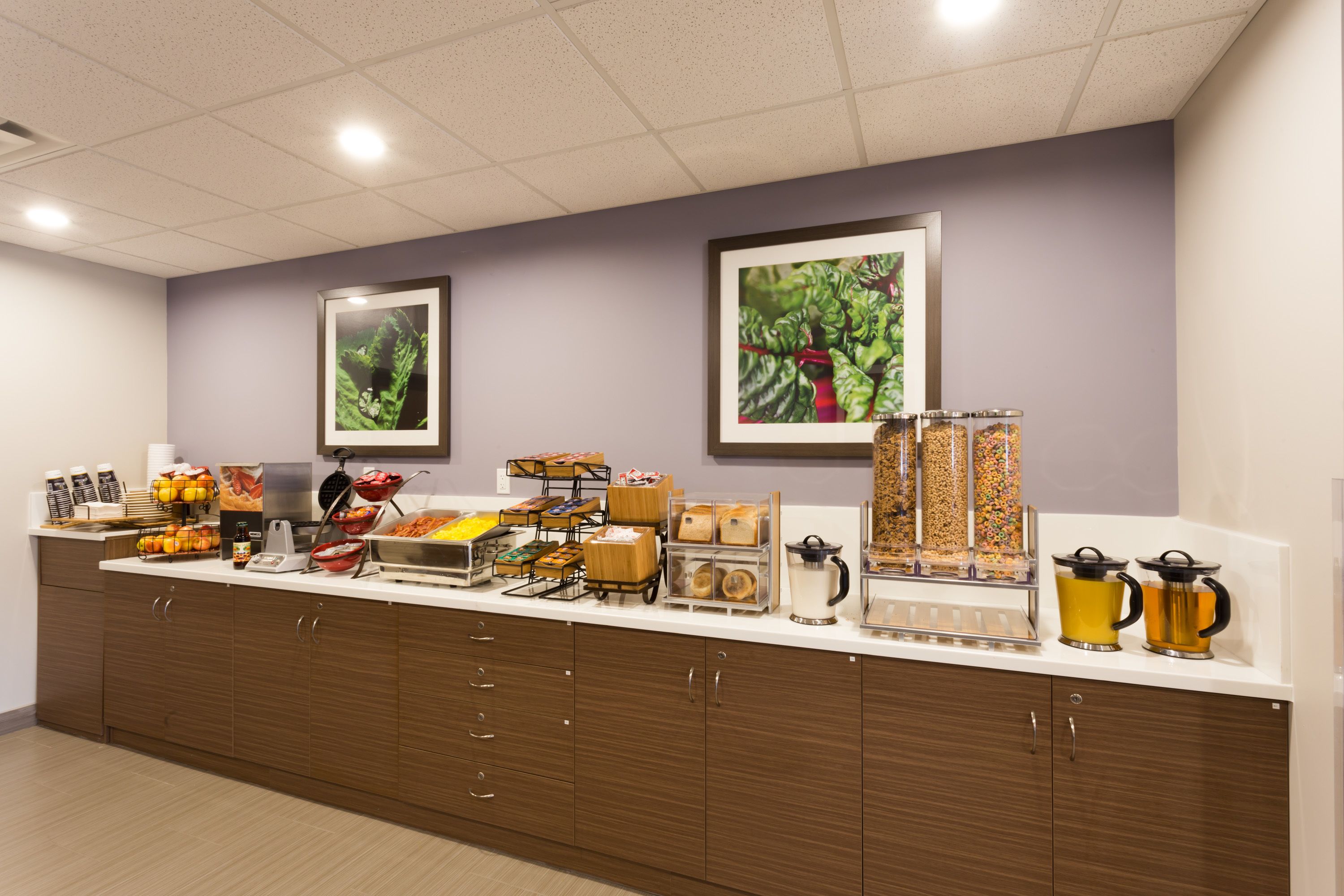 free daily full breakfast