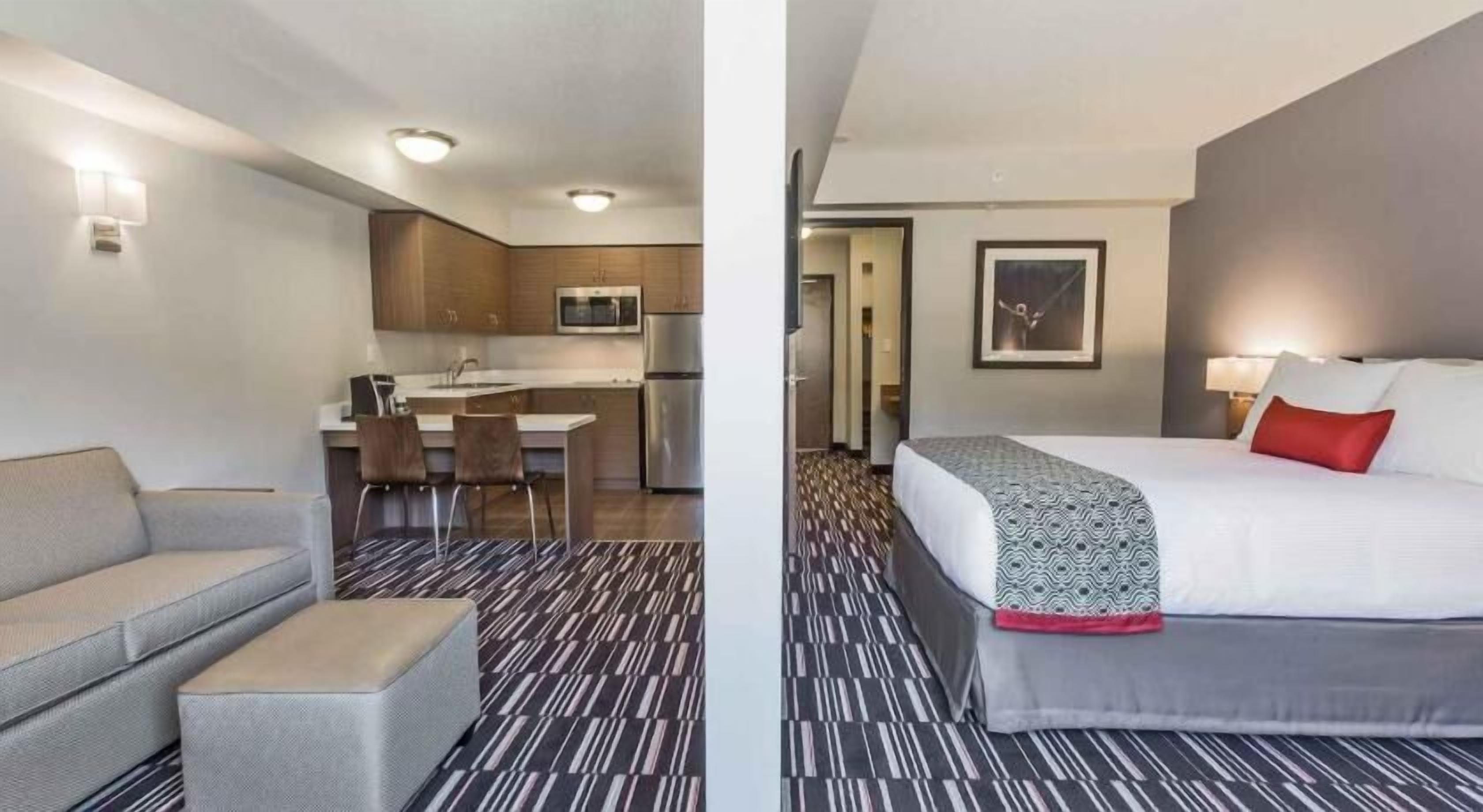 Bureau, rideaux occultants, fer et planche à repasser, Wi-Fi gratuit