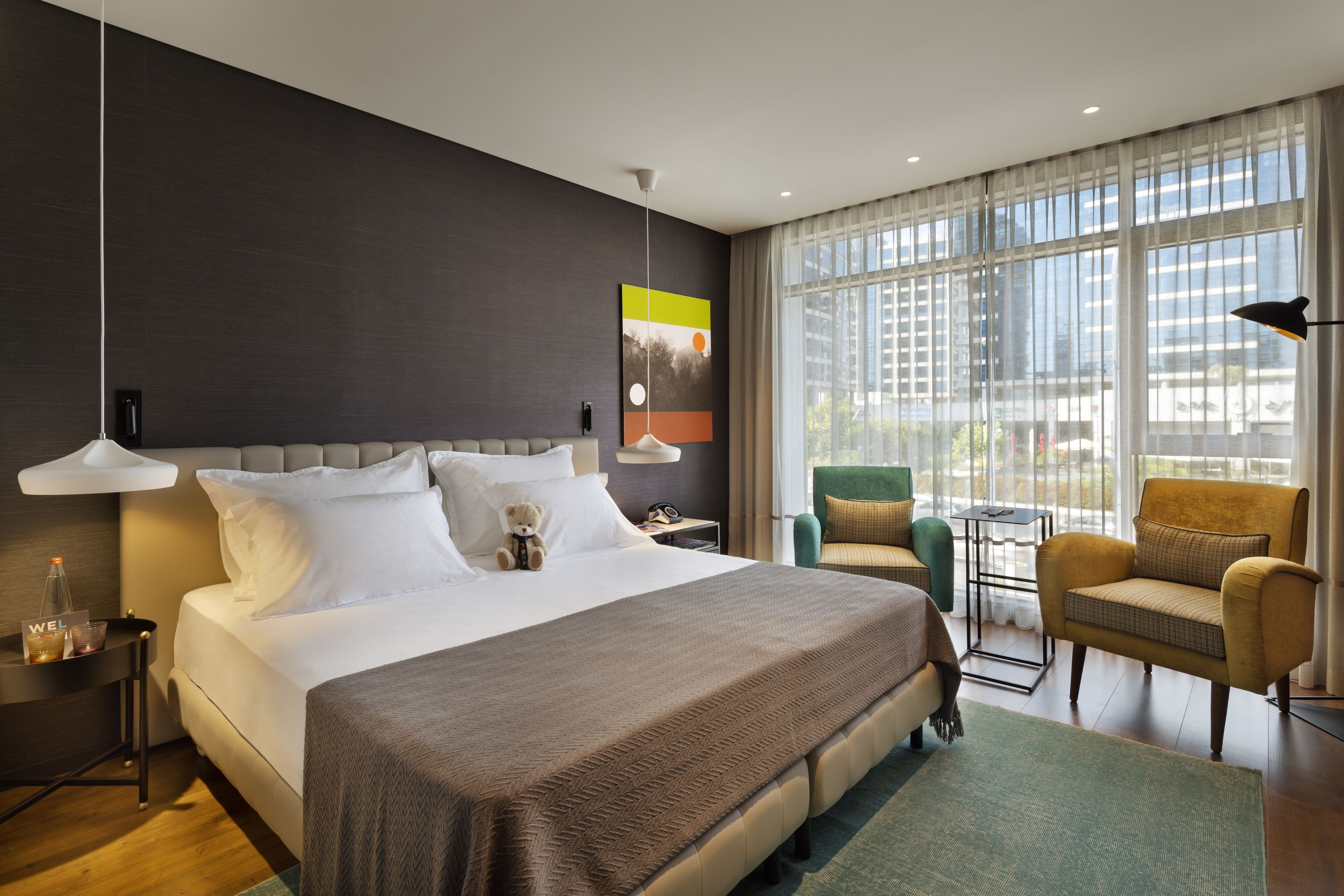 Habitación, 1 cama Queen size | Caja de seguridad en la habitación, escritorio y cunas gratuitas 