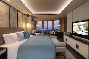 Habitación Premier, 3 habitaciones | Caja fuerte, escritorio, espacio para trabajar con un portátil