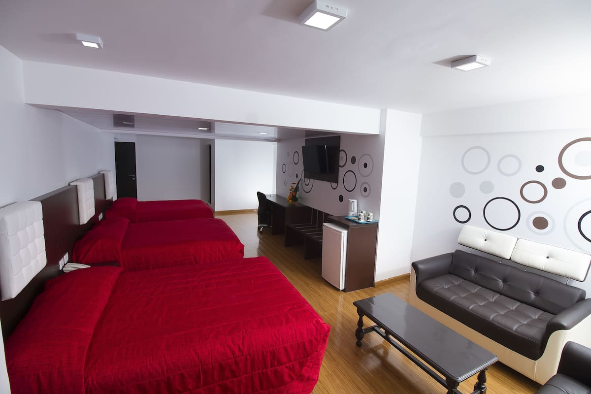 Triple Room | Desk, rollaway beds (surcharge), WiFi (free), bed sheets