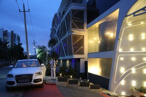 Front of property - evening/night - Days Inn & Suites by Wyndham Bengaluru Whitefield (Bengaluru)