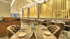 Restaurant - Golden Tulip Essential Jaipur (Jaipur)