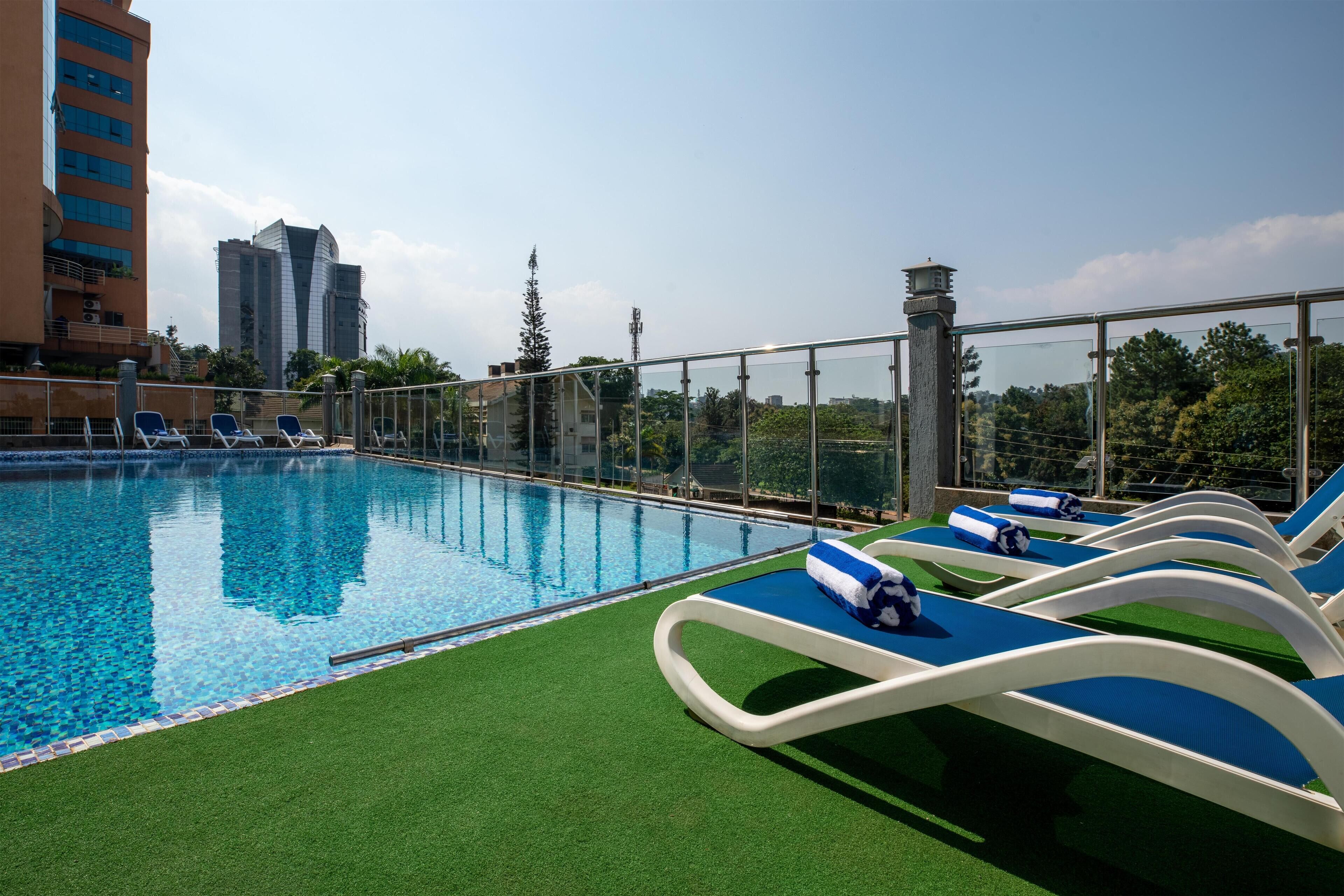 屋外プール、サンラウンジャー