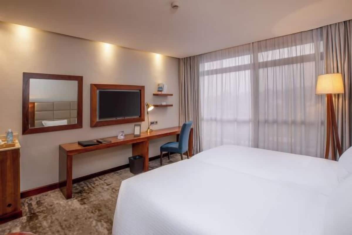 Egyptian cotton sheets, premium bedding, pillow-top beds, minibar