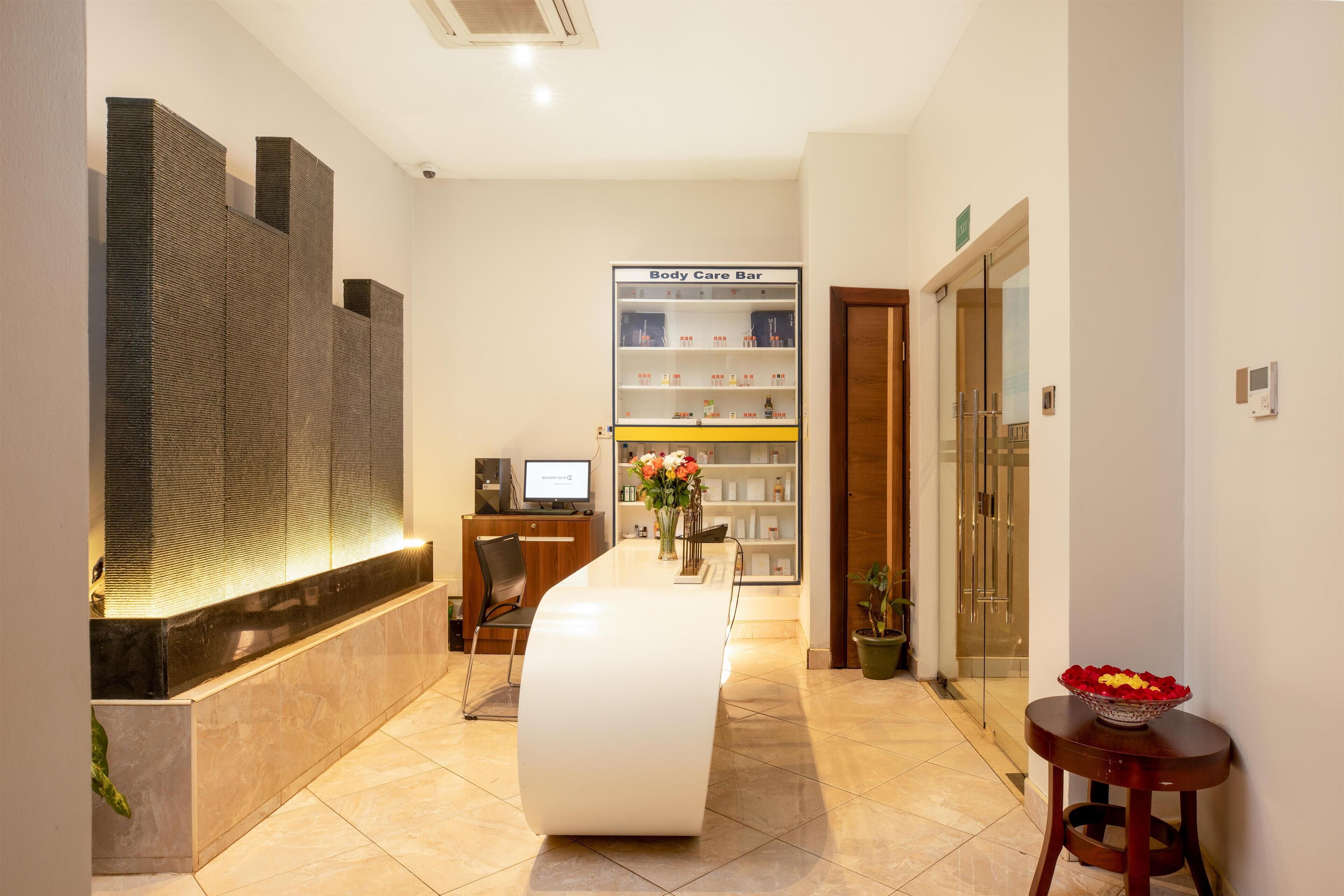 Aromatherapy, deep-tissue massages, Swedish massages, body scrubs