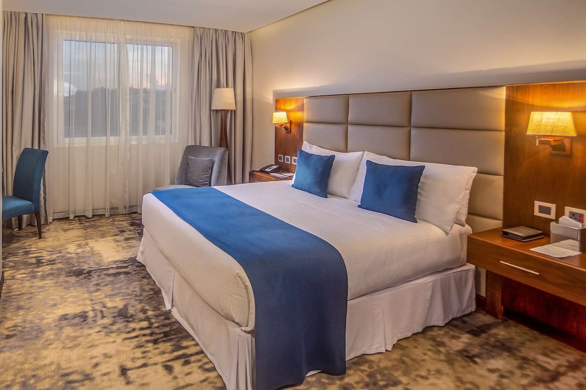 Standard Room, 1 Queen Bed