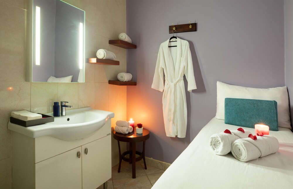 Golden Tulip Canaan Kampala by null