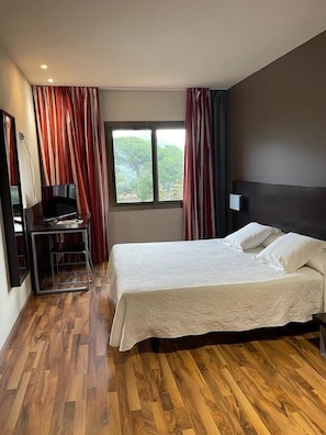 Room - Hotel Bruc (El Bruc)