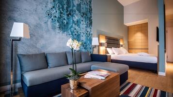 Business-Suite | Hochwertige Bettwaren, Minibar, Zimmersafe, Schreibtisch