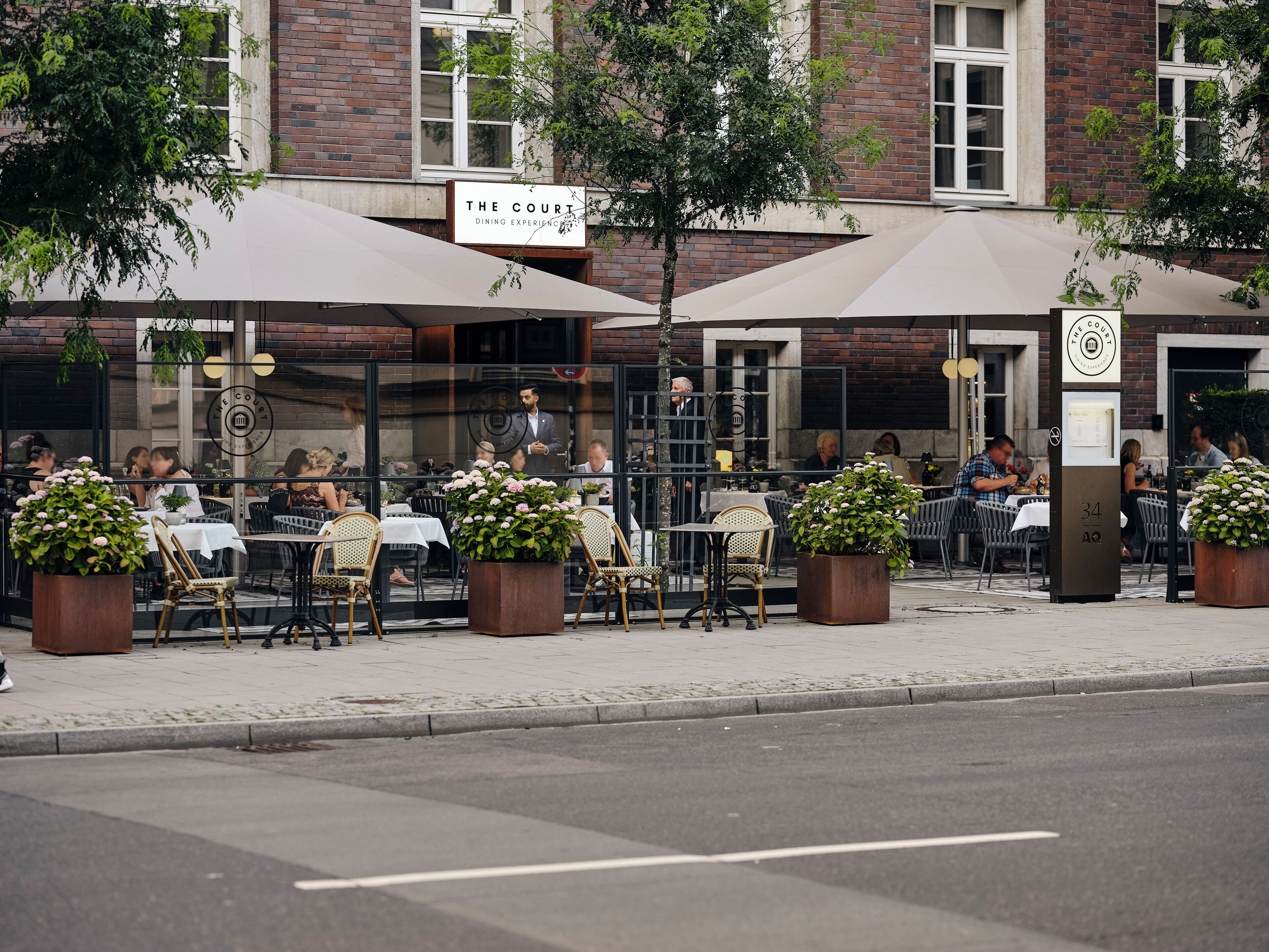 daily buffet breakfast (eur 46 per person)