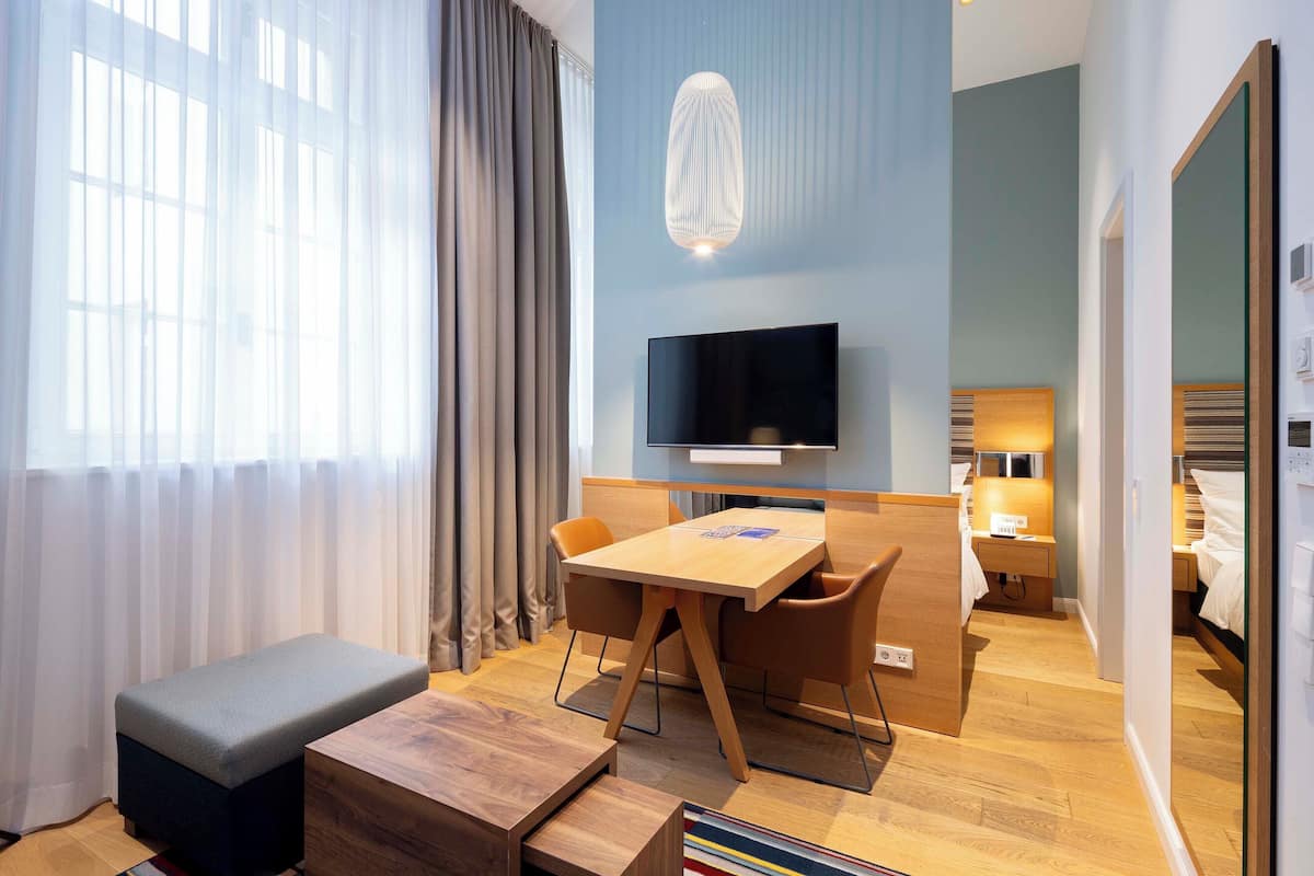 Studio | Luxe beddengoed, een minibar, een kluis op de kamer, een bureau