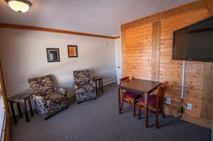Suite, 1 cama de matrimonio | Camas supletorias, wifi gratis, ropa de cama