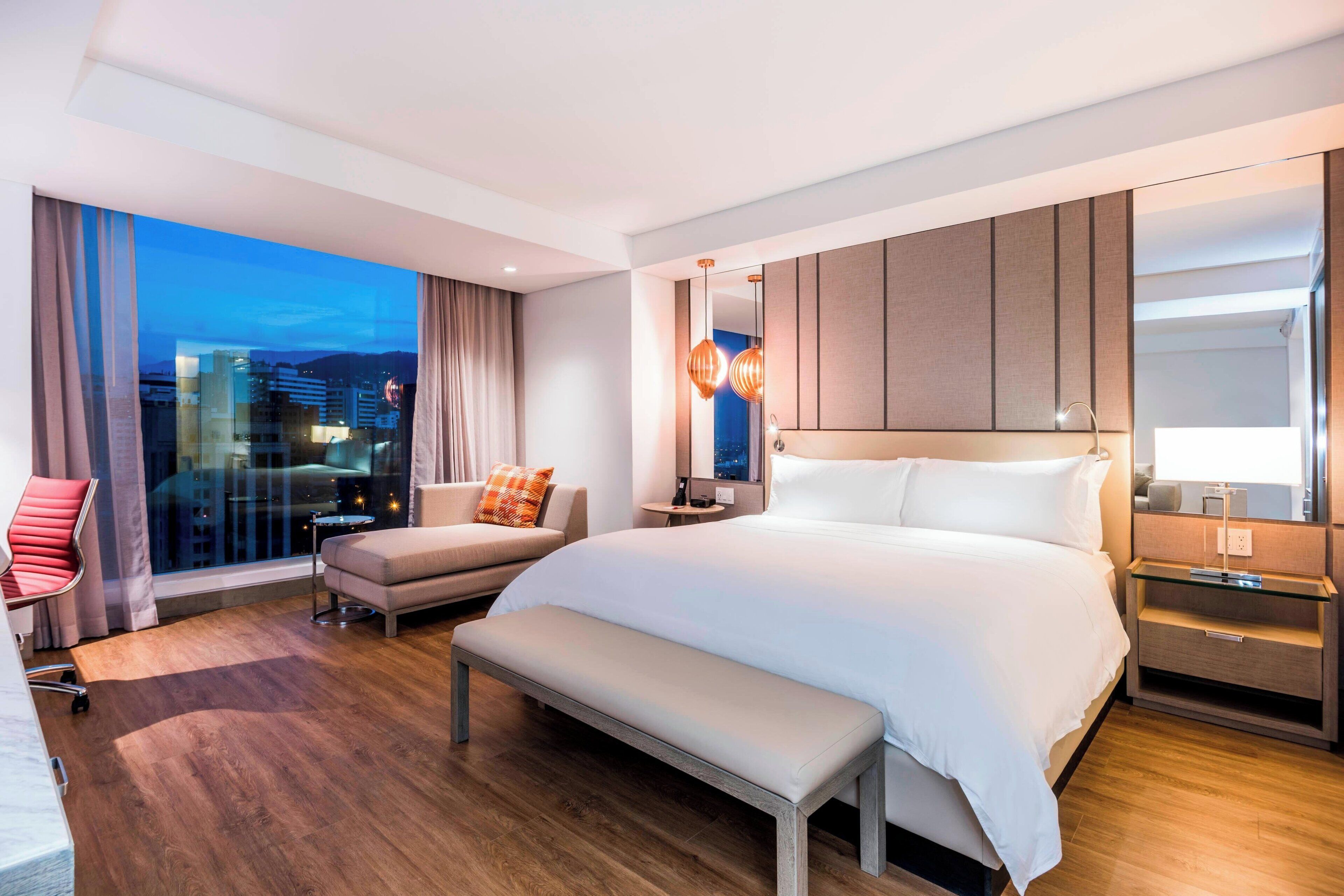 junior suite, 1 king bed | 1 bedroom, egyptian cotton sheets, premium bedding, down duvets