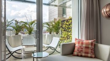 Room, 1 King Bed, Terrace | Egyptian cotton sheets, premium bedding, down duvets, pillow-top beds