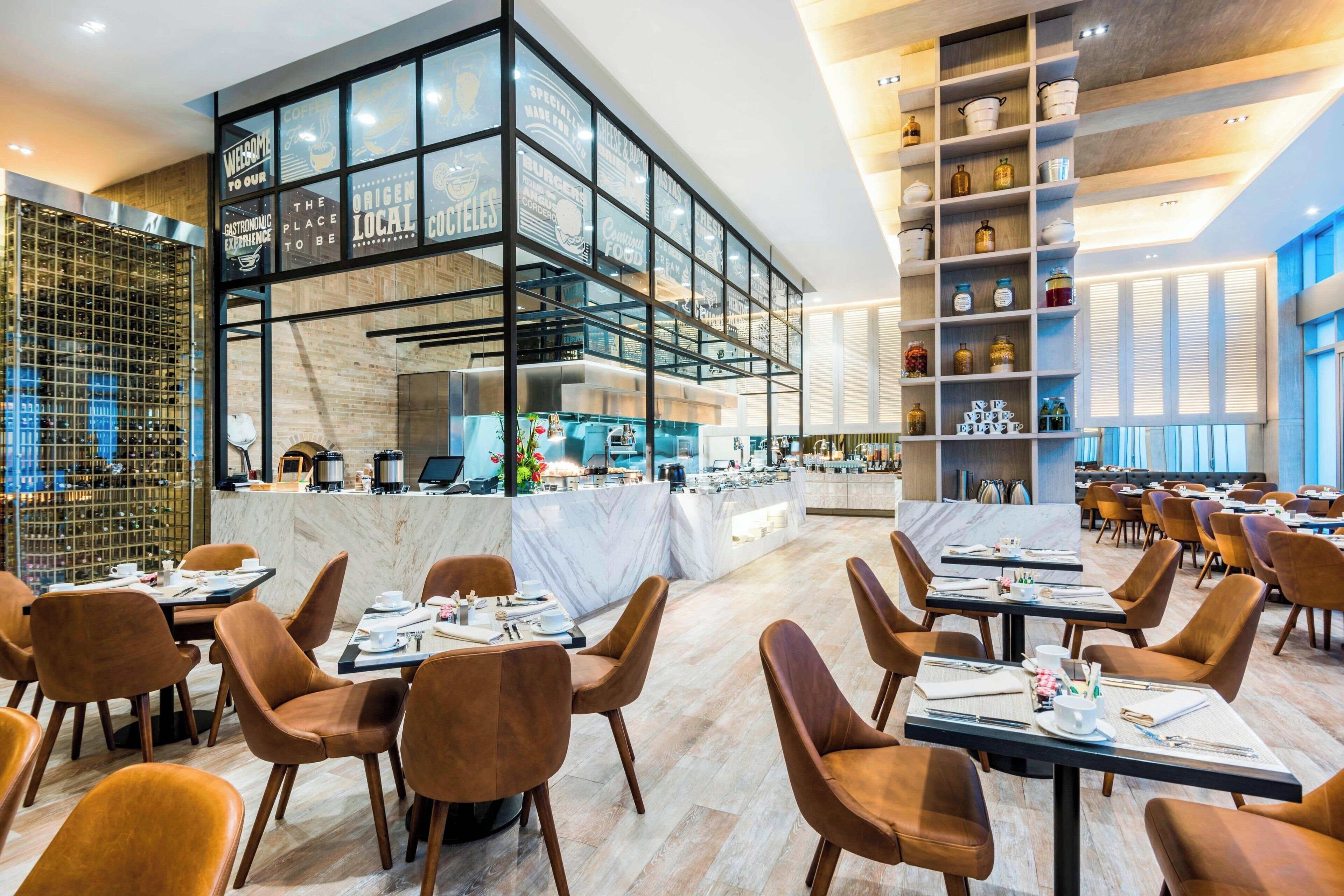 2 restaurants, breakfast, lunch served; local and international cuisine