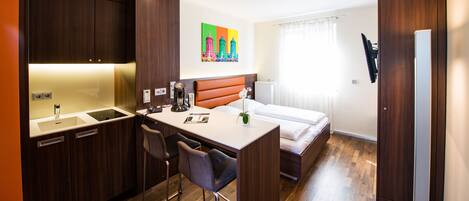 Studio, 1 King Bed