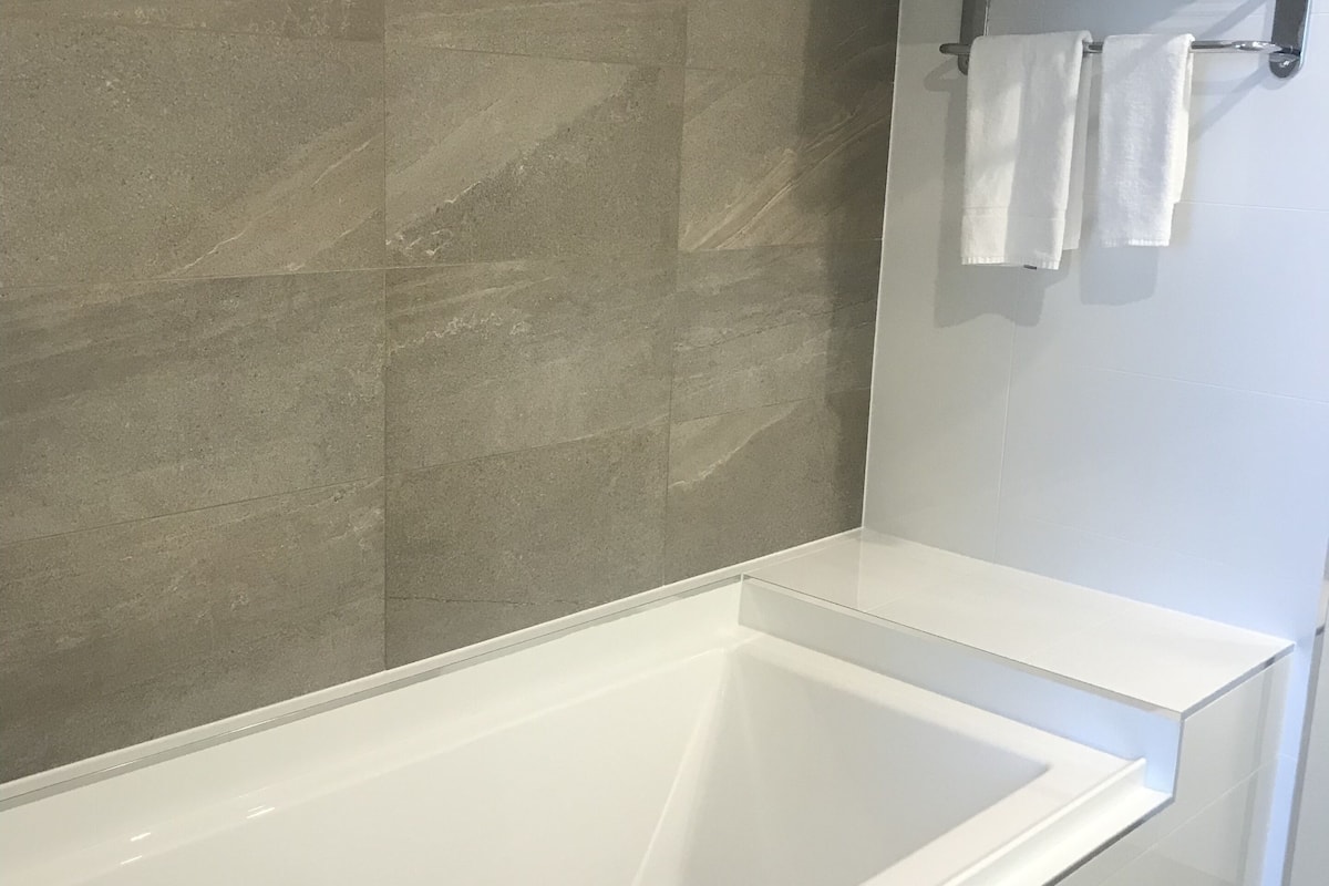 junior suite, 1 king bed, club lounge access | bathroom | shower, designer toiletries, hair dryer, bathrobes