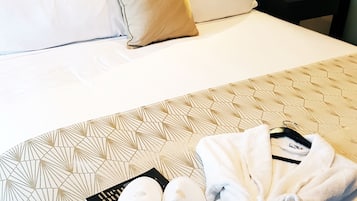 Junior Suite, 1 King Bed, Club lounge access
