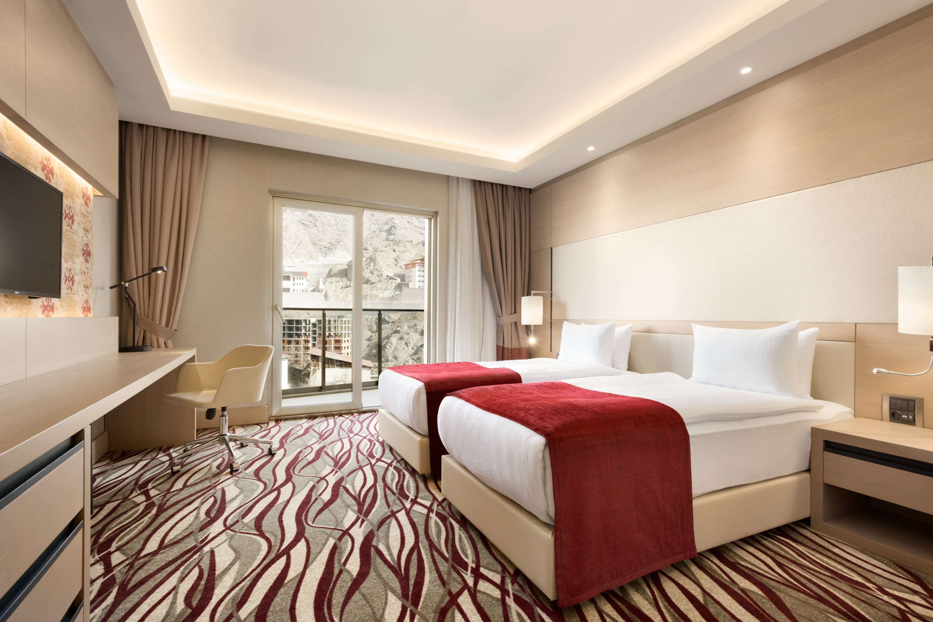 egyptian cotton sheets, premium bedding, in-room safe