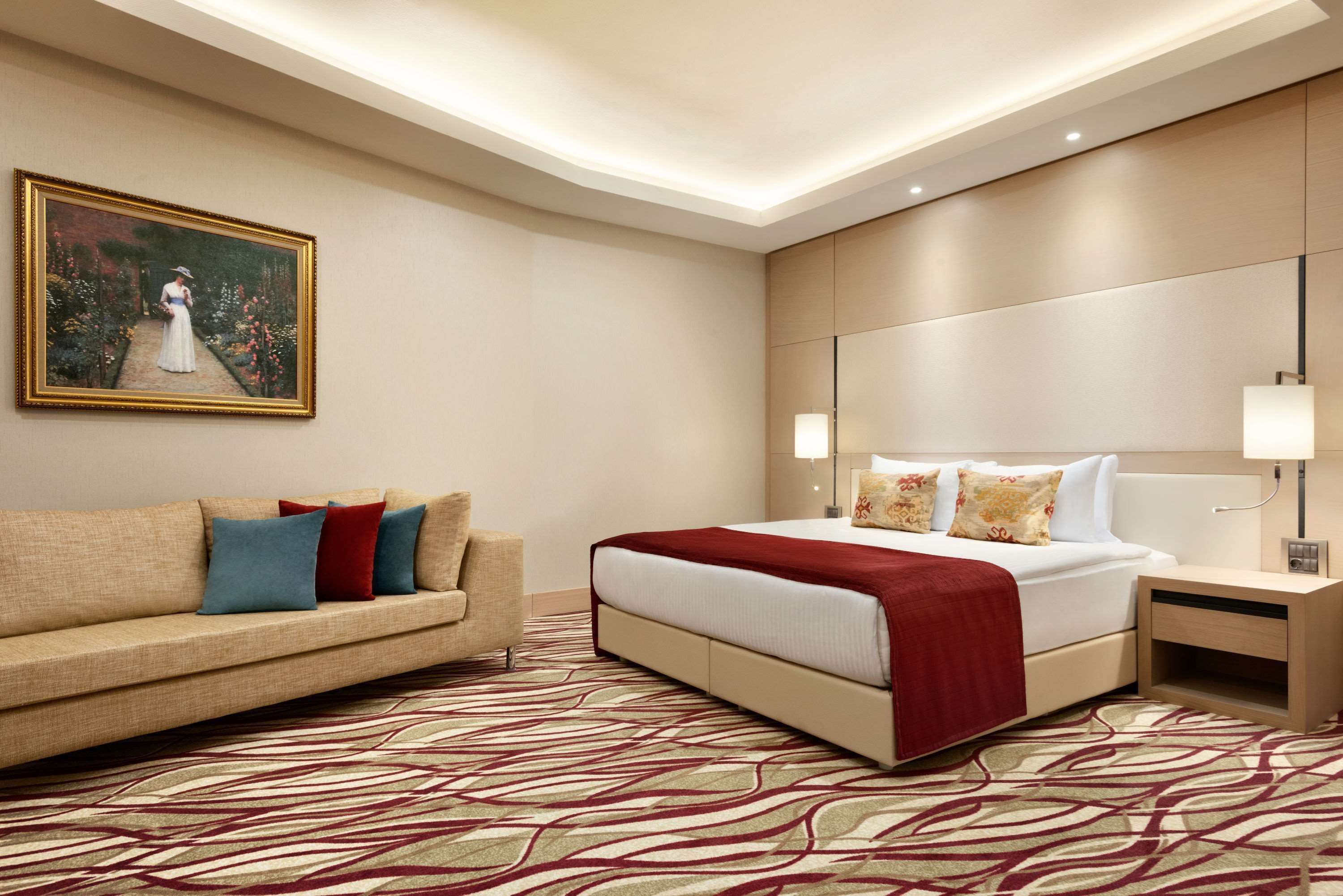 egyptian cotton sheets, premium bedding, in-room safe