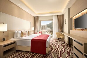 Egyptian cotton sheets, premium bedding, in-room safe