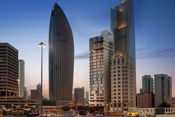 Exterior - Ramada Encore by Wyndham Kuwait Downtown (Kuwait City)