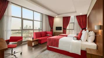 Hypo-allergenic bedding, minibar, in-room safe, desk