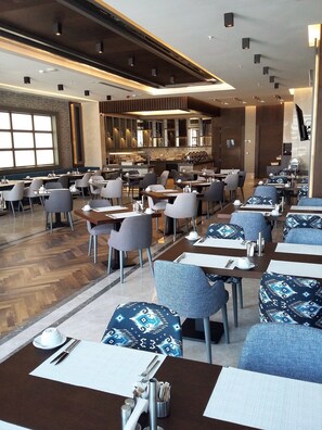Daily buffet breakfast for a fee - Ramada by Wyndham Bursa Nilufer (Bursa)