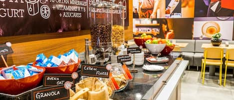 Frokostbuffé hver dag (mot et tillegg)