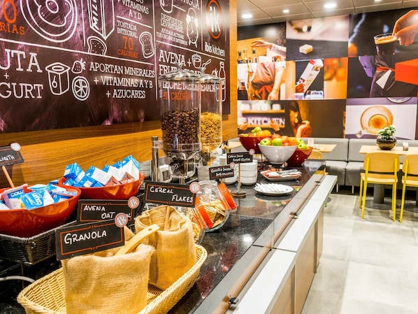 Tägliches Frühstücksbuffet gegen Gebühr