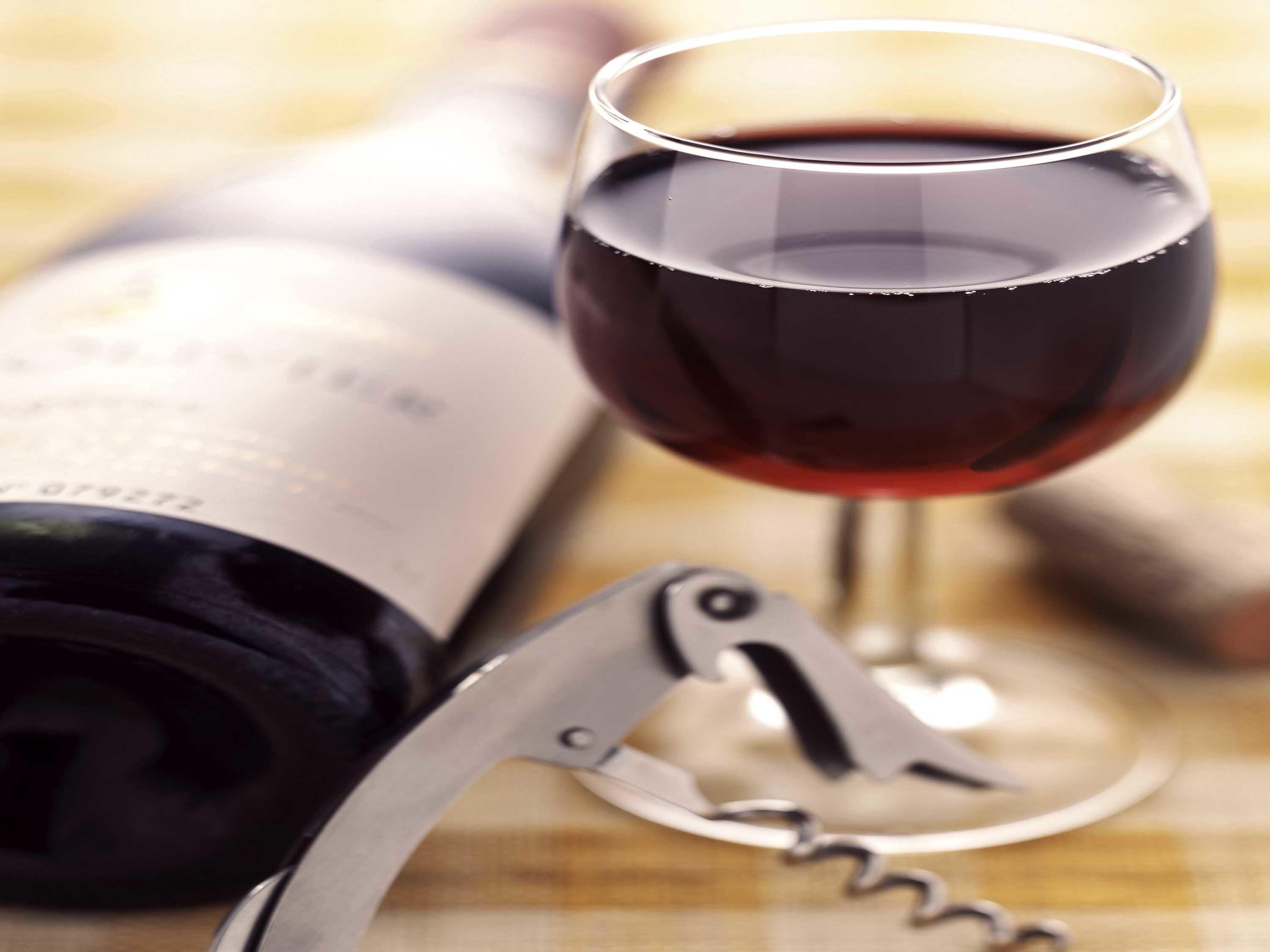 breakfast, lunch, dinner served; local cuisine