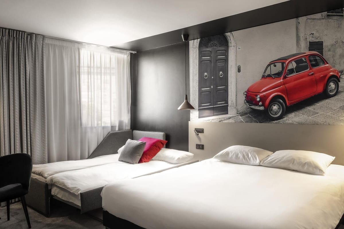 Standard Room, Multiple Beds | 1 bedroom, pillow-top beds, in-room safe, desk
