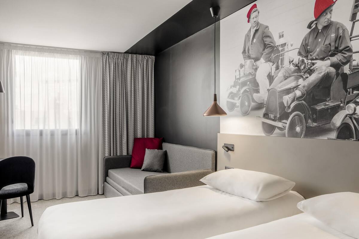 1 bedroom, pillow-top beds, in-room safe, desk