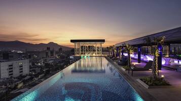 Outdoor pool, pool loungers