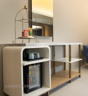 Svit Executive - 1 queensize-säng | Minibar