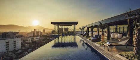 Outdoor pool, pool loungers