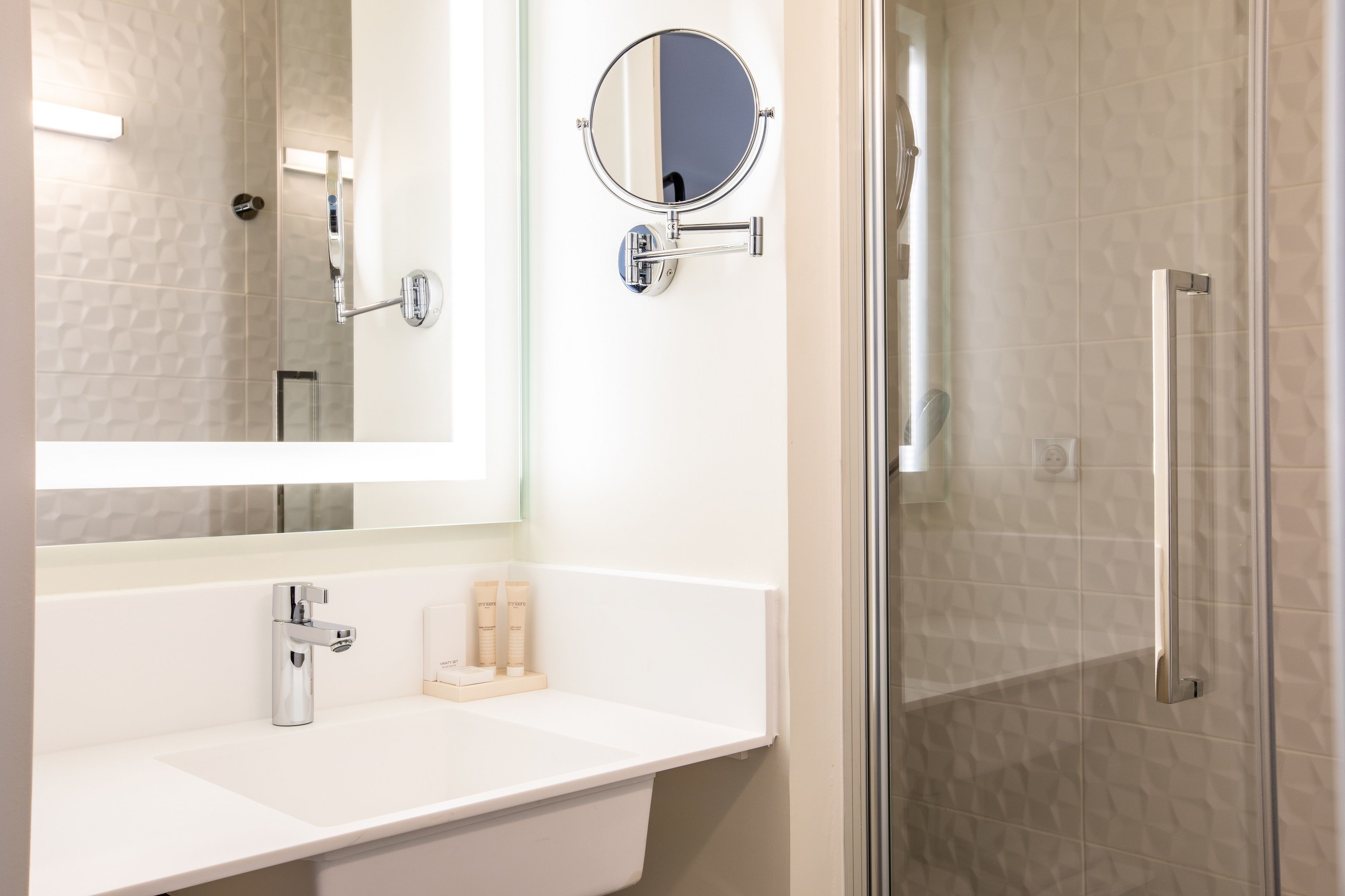 eco-friendly toiletries, hair dryer, towels