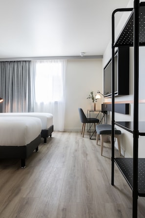 Standard Room, 1 Double Bed | Frette Italian sheets, premium bedding, in-room safe, desk - Hôtel Mercure Paris Gennevilliers (Gennevilliers)