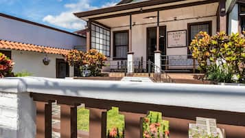 施設の正面