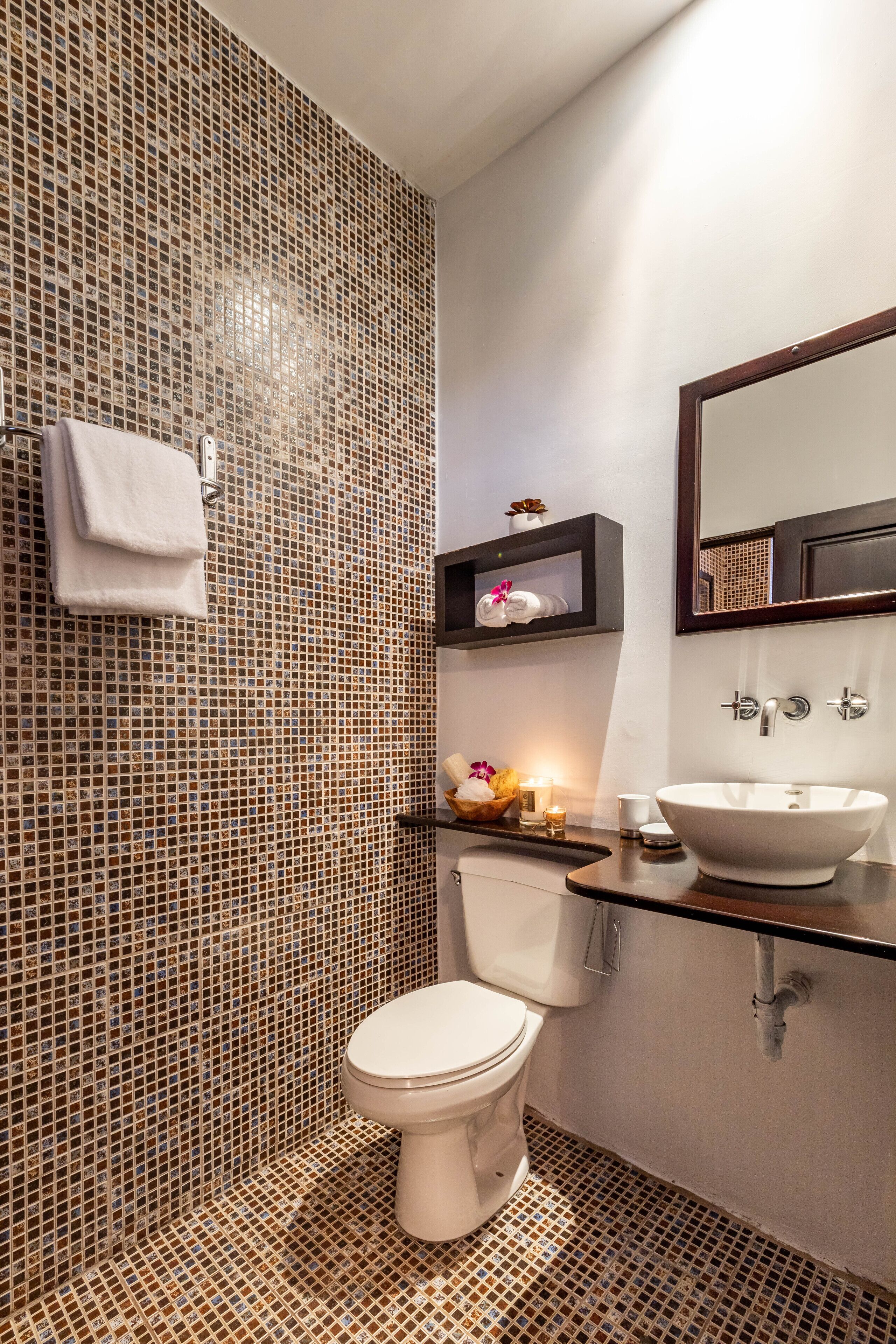 superior room, private bathroom (superior room) | bathroom | shower, hair dryer, towels