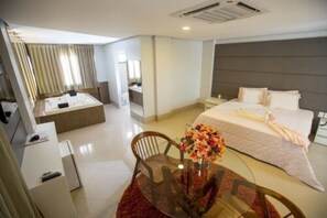 Habitació presidencial | Roba de llit hipoal·lergògena, minibar, escriptori i cortines opaques 