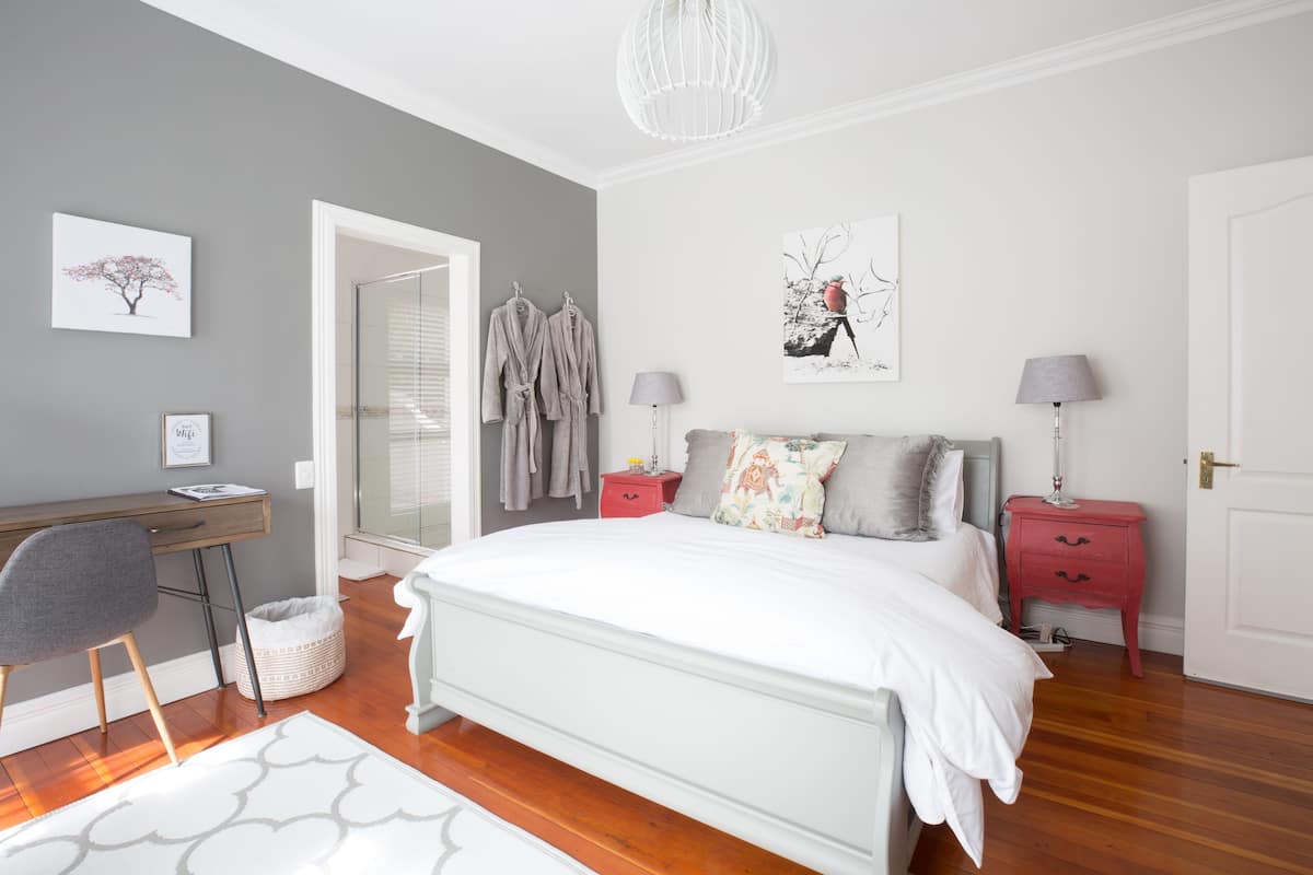 Standard Room, 1 Queen Bed | Egyptian cotton sheets, premium bedding, down duvets, pillow-top beds