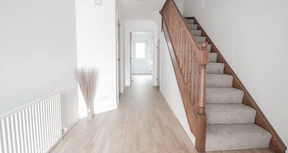 Orange Apartments 46 Shaw Road