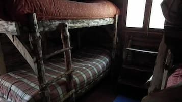 Standard Cabin | In-room safe, desk, iron/ironing board, free WiFi