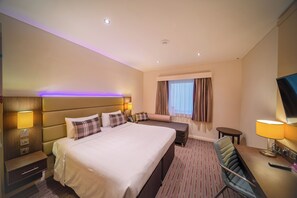Premium bedding, minibar, in-room safe, iron/ironing board - Premier Inn Doha Education City (Al Rayyan)