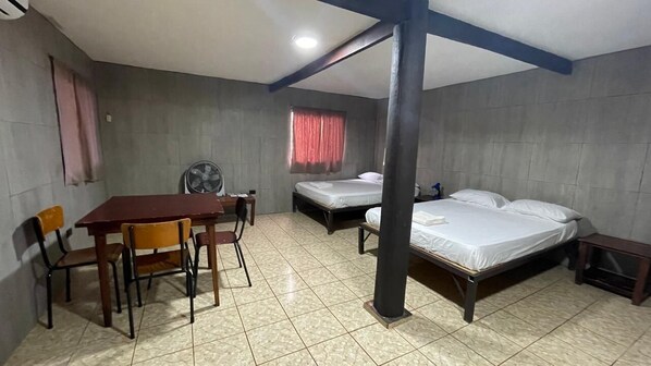 Basic Studio | Free WiFi, bed sheets