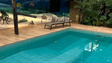 Kolam renang outdoor