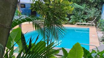 Kolam renang terbuka