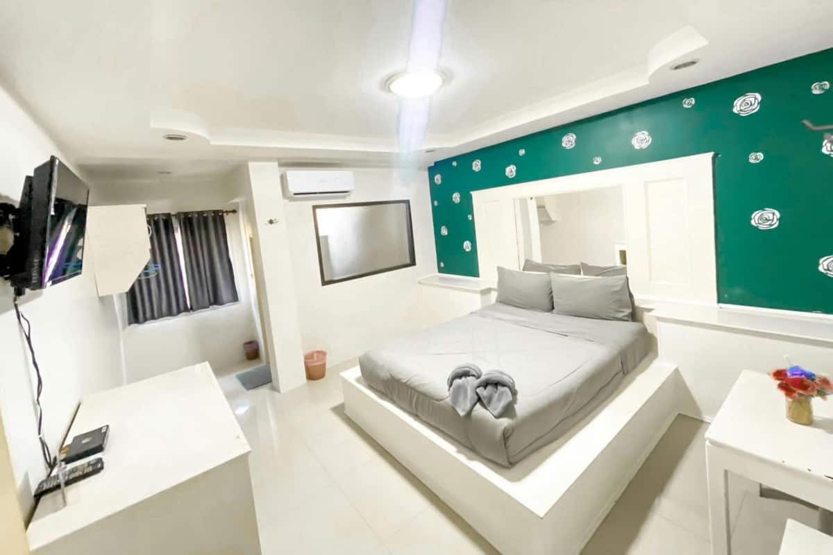 Eenpersoonskamer, 1 kingsize bed, niet-roken, bad | Verduisterende gordijnen, gratis wifi